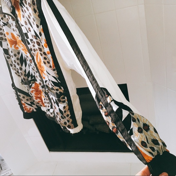 SOLD VINTAGE 90s Wind Breaker Track Jacket - Picture 6 of 7